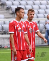 Fussball 1. Bundesliga 2017/2017: Fototermin beim FC Bayern Muenchen