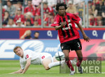 Fussball 1. Bundesliga: Leverkusen - Gladbach, Zweikampf