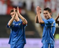 FUSSBALL INTERNATIONAL: Server DJEPAROV (Usbekistan) und Sanjar TURSUNOV (Usbekistan)