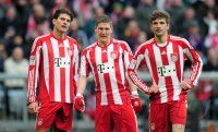 Fussball 1. Bundesliga : (v. li.) Bayern Enttaeuschung Mario Gomez, Bastian Schweinsteiger, Thomas Mueller
