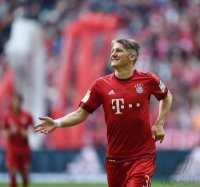 Fussball 1. Bundesliga Saison 14/15: JUBEL Bastian Schweinsteiger (FC Bayern Muenchen)
