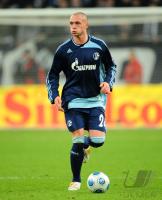 FUSSBALL UEFA CUP: Schalke, PANDER Einzelaktion