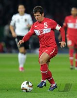 Fussball International EM 2012-Qualifikation:  Emre Beloezoglu (Tuerkei)
