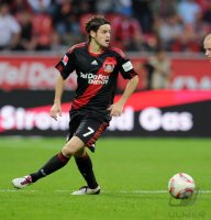 Fussball: 1. Bundesliga Saison 2010/2011: Leverkusen, BARNETTA Einzelaktion