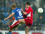 Fussball DFB-Pokal: Bochum - Lautern, Zweikampf