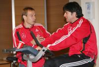 Fussball:  Leistungstests der deutschen Fussball Nationalmannschaft in Duesseldorf 24.04.2006