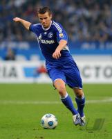 FUSSBALL, 1. BUNDESLIGA, 13. Spieltag: Schalke, SCHMITZ Einzelaktion