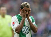 Fussball 1. BL Bayern-Wolfsburg; Zweikampf