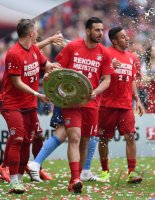 Fussball, 1. Bundesliga  Saison 13/14: Jubel FC Bayern Muenchen mit Schale