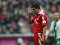 Fussball 1. BL Bayern-Wolfsburg; Zweikampf