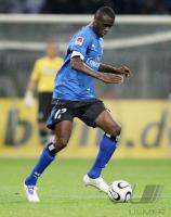 Fussball 1. Bundesliga: Hamburg, SANOGO Einzelaktion