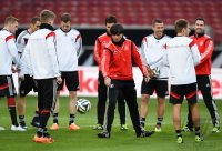 Fussball Training Deutsche Nationalmannschaft: Trainer Joachim Loew (Deutschland)