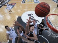 Basketball  1. Bundesliga  10/11  Walter Tigers Tuebingen - Mitteldeutschen Basketball Club