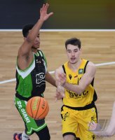 Basketball 2. Bundesliga 2021/2022: Tigers Tuebingen - ROEMERSTROM Gladiators Trier