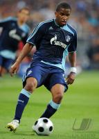 FUSSBALL Champions League Qualifikation: Schalke, FARFAN Einzelaktion