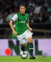 FUSSBALL, EUROPA LEAGUE: Werder Bremen, OEZIL Einzelaktion