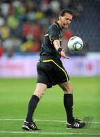 Fussball International Testspiel: Schiri Thomas Einwaller (AUT)