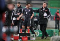 Fussball DFB Pokal 10/11 :  Mark van Bommel (FC Bayern Muenchen)