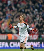 Fussball International CHL Saison 13/14: JUBEL Torwart Manuel Neuer (FC Bayern Muenchen)