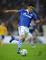 Fussball: Europa League, Saison 2011/2012: Schalke, MARICA am Ball