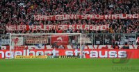 Fussball DFB Pokal 10/11 : FC BAYERN Fankurve mit einem BANNER, gegen Torwart Manuel Neuer (FC Schalke 04)  FUER Thomas Kraft (FC Bayern Muenchen) , KRAFT GEWINNT SPIELE IN MAILAND, NEUER VERLIERT IN GLADBACH