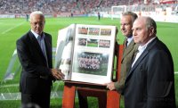 Fussball CHL  Saison 2011/2012: Ehrenpraesident Franz Beckenbauer, Vorstandsvorsitzender Karl Heinz Rummenigge, Praesident Uli Hoeness (v. li., FC Bayern Muenchen)