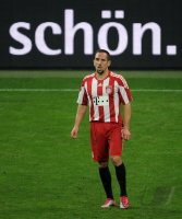 Fussball 1. Bundesliga : Franck Ribery (FC Bayern Muenchen) vor einer WERBEBANDE SCHOEN