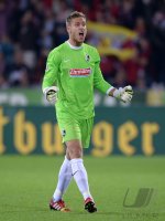 Fussball DFB Pokal 2. Runde 13/14: JUBEL Torwart Oliver Baumann (SC Freiburg)