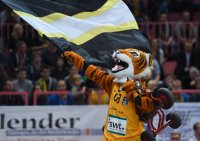 Basketball 1. Bundesliga 14/15 Hauptrunde:  Walter Tigers Tuebingen - Loewen Braunschweig