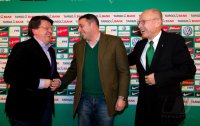 Fussball 1. Bundesliga, Saison 2011/2012: Pressekonferenz Werder Bremen zur Vertragsverlaengerung von Manager und Trainer