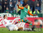 Fussball 1. Bundesliga: Gladbach - Bremen, Zweikampf