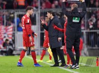 Fussball 1. Bundesliga Saison 18/19: FC Bayern Muenchen - FC Schalke 04