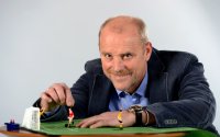 Fussball 1. Bundesliga Saison 12/13: Thomas Schaaf im exklusiven Pressefoto ULMER Shooting