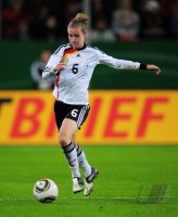 Fussball: International, Frauen Laenderspiel: Deutschland, LAUDEHR am Ball