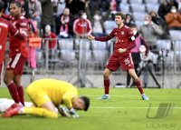 Fussball 1. Bundesliga Saison 21/22: FC Bayern Muenchen - SpVgg Greuther Fuerth