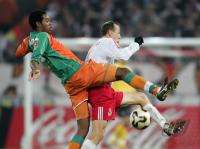 Fussball 1. Bundesliga: Koeln - Bremen, Zweikampf