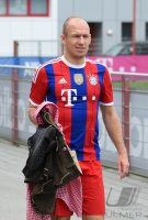 Fussball 1. Bundesliga 14/15: Arjen Robben (FC Bayern Muenchen) und Torwart Manuel Neuer (FC Bayern Muenchen)