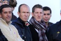 Fussball 1. Bundesliga : Arjen Robben mit Bastian Schweinsteiger (FCB)