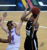 Basketball 1. Bundesliga 2011/2012:  Walter Tigers Tuebingen - BG Goettingen