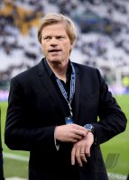 FUSSBALL INTERNATIONAL CHL VIERTELFINALE 12/13: Juventus Turin - FC Bayern Muenchen