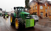 Landwirte demonstrieren in ganz Deutschland, Staffelfahrt durch Rottenburg (Kreis Tuebingen)