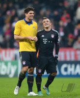 Fussball CHL&Atilde; Saison 12/13:  Jubel nach dem Sieg Mario Gomez und Xherdan Shaqiri (v. li., FC Bayern Muenchen)