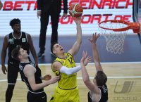 Barmer 2. Basketball Bundesliga  18/19: Tigers Tuebingen - Roemerstrom Gladiators Trier