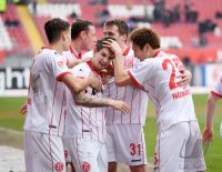 Fussball 2. Bundesliga Saison 17/18:  1. FC Kaiserslautern - Fortuna Duesseldorf