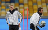 Fussball Training  der Deutsche Nationalmannschaft in Kiew: Andre SCHUERRLE (Deutschland) und Mario GOETZE (Deutschland)