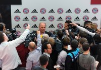 Fussball 1. Bundesliga : Praesident Uli Hoeness (FC Bayern Muenchen) im Interview mit Journalisten