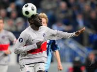 FUSSBALL UEFA CUP: Paris, SAKHO Einzelaktion