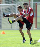 Fussball 1. Bundesliga: Diego Contento, Rafinha (v.li., FC Bayern Muenchen)