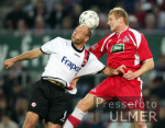 Fussball 2. Bundesliga: Koeln - Frankfurt, Zweikampf