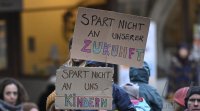 DGB Kundgebung auf dem Tuebinger Marktplatz